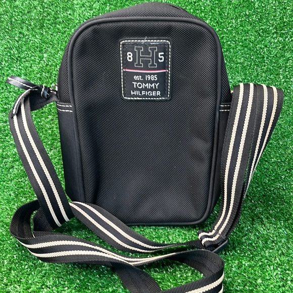 Tommy Hilfiger Nylon Unisex Crossbody Bag/OS adjustable strap - Picture 1 of 6
